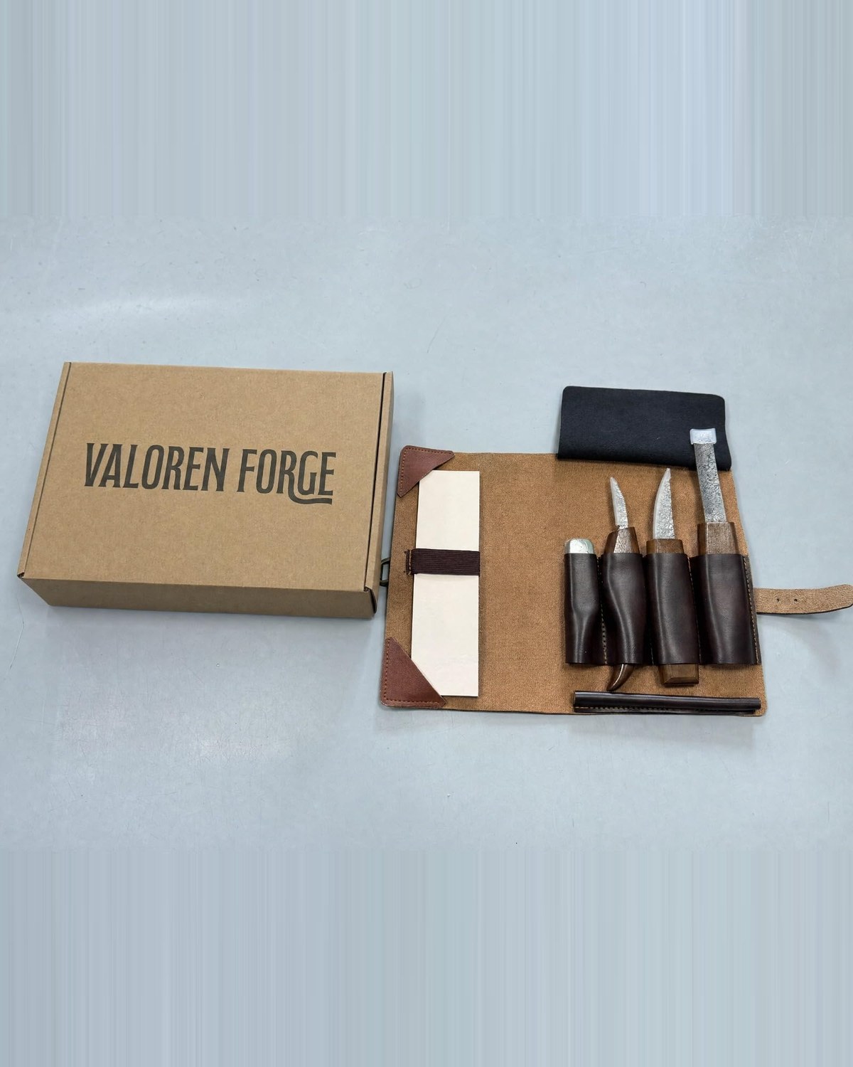 Valoren Forge Whittling Starter set, four carving knives with walnut palm-swell handles